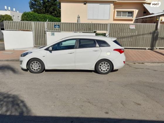 יונדאי i30 Inspire סטיישן אוט' 1.6 (135 כ"ס) בנזין 2013 למכירה בחדרה