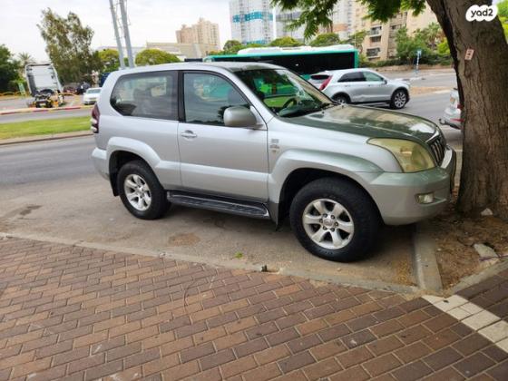 טויוטה לנד קרוזר קצר 4X4 Luxury אוט' דיזל 3.0 (166 כ''ס) דיזל 2006 למכירה בכעביה טבאש חג'אג'רה