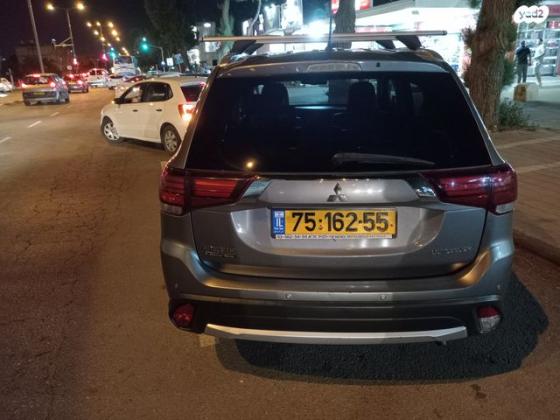 מיצובישי אאוטלנדר Premium אוט' 7 מק' 2.0 (150 כ''ס) בנזין 2017 למכירה בבאר שבע