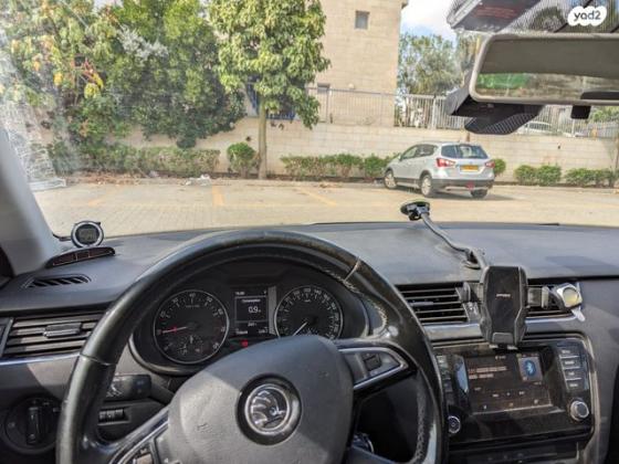 סקודה אוקטביה Ambition אוט' 1.2 (105 כ''ס) בנזין 2015 למכירה במזכרת בתיה