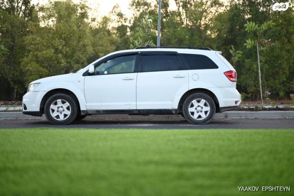 דודג' ג'רני SE אוט' 7 מק' 2.4 (168 כ"ס) בנזין 2011 למכירה בעפולה