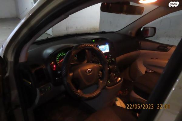 קיה קרניבל LX אוט' 7 מק' 2.7 (189 כ''ס) בנזין 2011 למכירה בירושלים