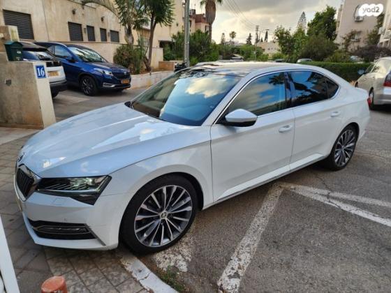 סקודה סופרב (2019 ואילך) L&K אוט' הייבריד 1.4 (156 כ''ס) היברידי חשמל / בנזין 2020 למכירה בתל אביב יפו