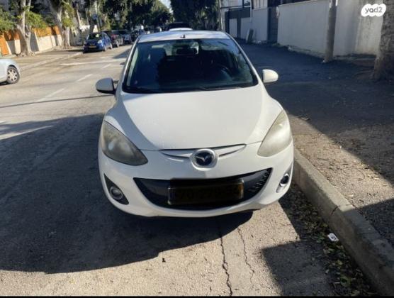 מאזדה H Dynamic אוט' 1.5 (103 כ"ס) בנזין 2015 למכירה בכפר סבא