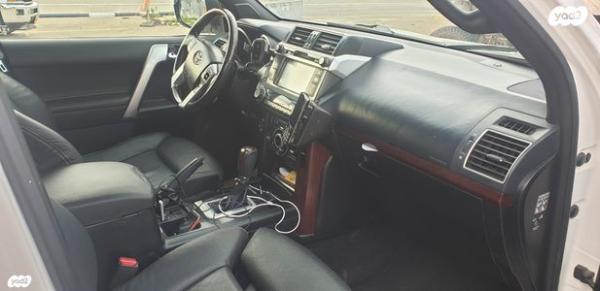 טויוטה לנד קרוזר ארוך Select 60th אוט' דיזל 7 מק' 3.0 (190 כ"ס) דיזל 2011 למכירה במירון