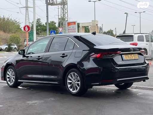 טויוטה קורולה Style אוט' סדאן 1.8 (132 כ"ס) בנזין 2023 למכירה בחולון