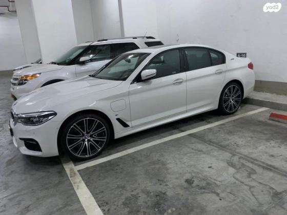 ב.מ.וו סדרה 5 530E IPer Exclusive הייבריד אוט' 2.0 (252 כ"ס) היברידי חשמל / בנזין 2018 למכירה בחיפה