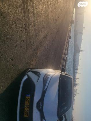 טויוטה C-HR Chic הייבריד אוט' 1.8 (98 כ"ס) בנזין 2021 למכירה בחיפה