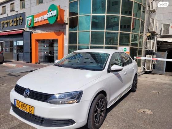 פולקסווגן ג'טה Trendline אוט' 1.2 (105 כ"ס) בנזין 2013 למכירה בנתניה