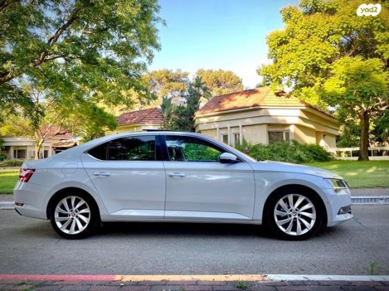 סקודה סופרב (עד 2019) Exclusive אוט' 1.8 (180 כ"ס) בנזין 2017 למכירה בתל אביב יפו