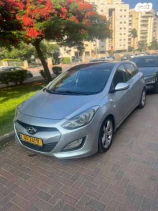 יונדאי i30 Premium אוט' 1.6 (135 כ''ס) בנזין 2013 למכירה בפתח תקווה