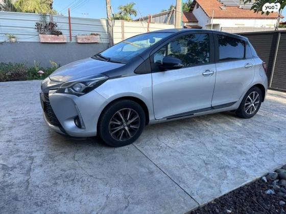 טויוטה יאריס Black Top אוט' 1.5 (112 כ"ס) בנזין 2020 למכירה בגן יבנה