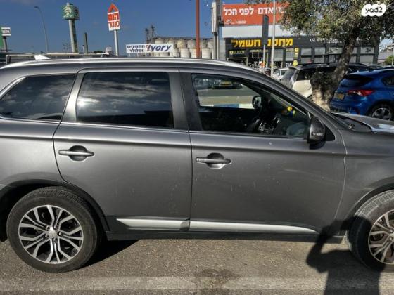 מיצובישי אאוטלנדר Premium אוט' 7 מק' 2.0 (150 כ''ס) בנזין 2018 למכירה בפתח תקווה