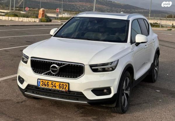 וולוו XC40 T3 Momentum אוט' 1.5 (163 כ''ס) בנזין 2021 למכירה בזרזיר