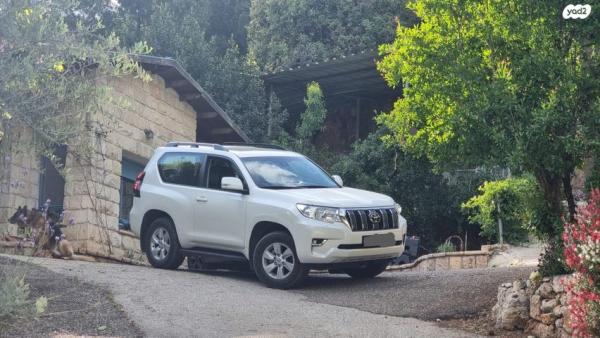 טויוטה לנד קרוזר קצר 4X4 Luxury SWB אוט' 3 דלתות דיזל 2.8 (204 כ''ס) דיזל 2022 למכירה בכרמיאל