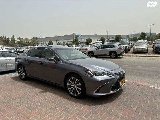 לקסוס ES300H Premium הייבריד אוט' 2.5 (178 כ''ס) בנזין 2020 למכירה בכפר סבא