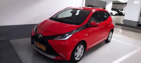 טויוטה אייגו (AYGO) X-Play ידני 1.0 (69 כ"ס) בנזין 2016 למכירה בחולון