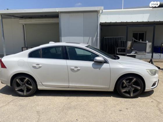 וולוו S60 T5 R-Design Plus אוט' 2.0 (245 כ"ס) בנזין 2015 למכירה בבאר יעקב