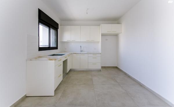 אהבת ציון 3 (שעריה)