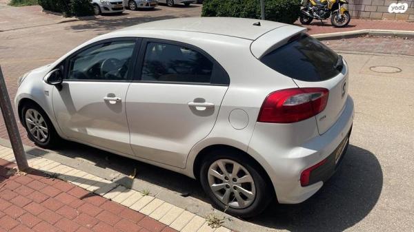 קיה ריו LX הצ'בק אוט' 1.4 (109 כ''ס) בנזין 2015 למכירה ברחובות