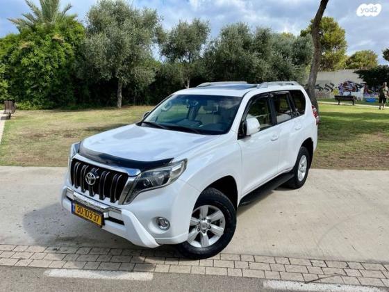 טויוטה לנד קרוזר ארוך 4X4 Luxury 5 אוט' דיזל 5 מק' 2.8 (177 כ"ס) דיזל 2016 למכירה בתל אביב יפו