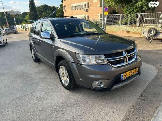 דודג' ג'רני SE אוט' 7 מק' 2.4 (168 כ"ס) בנזין 2012 למכירה ברחובות