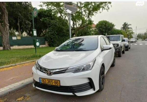 טויוטה קורולה Sun אוט' 1.6 (132 כ"ס) בנזין 2017 למכירה בחולון