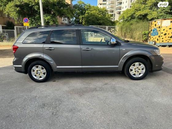 דודג' ג'רני SE אוט' 7 מק' 2.4 (168 כ"ס) בנזין 2012 למכירה ברחובות