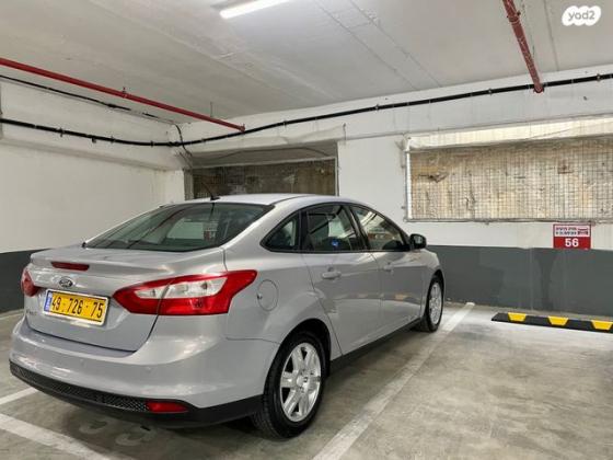 פורד פוקוס Trend סדאן אוט' 1.6 (125 כ"ס) בנזין 2012 למכירה בחיפה