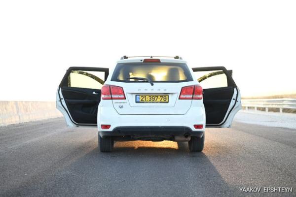 דודג' ג'רני SE אוט' 7 מק' 2.4 (168 כ"ס) בנזין 2011 למכירה בעפולה