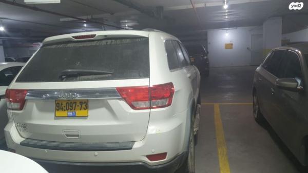 ג'יפ / Jeep גרנד צ'ירוקי 4X4 Laredo אוט' 3.6 (282 כ''ס) בנזין 2011 למכירה בגבעתיים