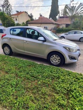 יונדאי i20 Insight אוט' 1.4 (100 כ"ס) בנזין 2014 למכירה בבת ים