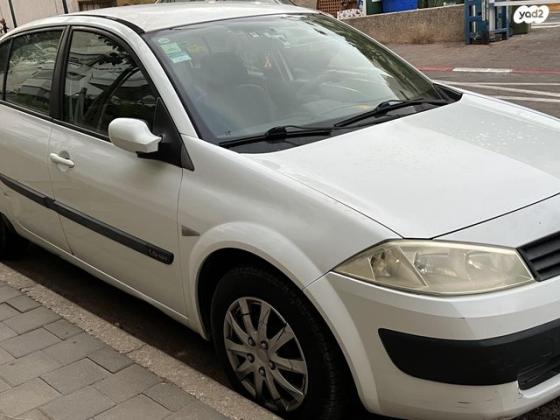 רנו מגאן דור 2 (2004-2010) Business אוט' 4 דל' 1.6 (110 כ''ס) בנזין 2005 למכירה בכפר סבא