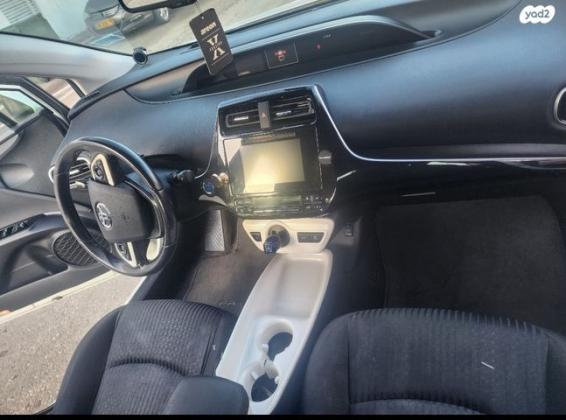 טויוטה פריוס הייבריד אוט' 1.8 (98 כ''ס) בנזין 2016 למכירה בקרית אתא