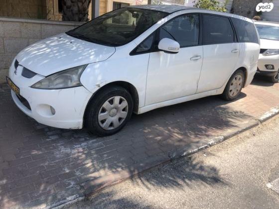 מיצובישי גרנדיס Executive אוט' 2.4 (165 כ"ס) בנזין 2009 למכירה בסח'נין