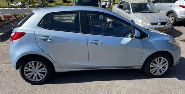 מאזדה H Dynamic אוט' 1.5 (103 כ"ס) בנזין 2008 למכירה ברעננה