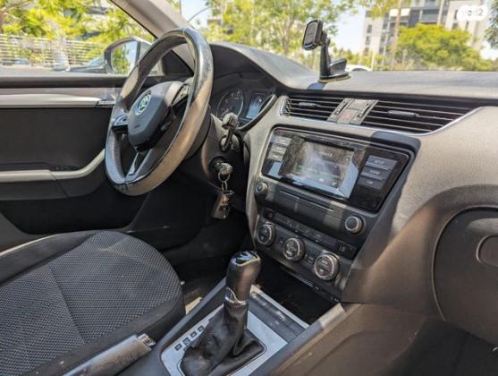 סקודה אוקטביה Ambition אוט' 1.2 (110 כ"ס) בנזין 2016 למכירה בטללים