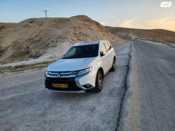 מיצובישי אאוטלנדר Premium אוט' 7 מק' 2.0 (150 כ''ס) בנזין 2016 למכירה ברעננה