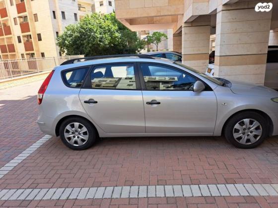 יונדאי i30CW Inspire סטיישן אוט' 1.6 (126 כ''ס) בנזין 2009 למכירה בפתח תקווה
