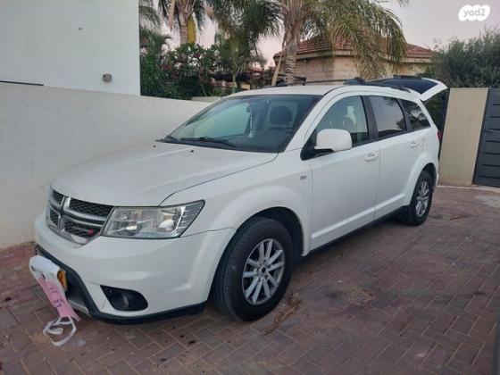 דודג' ג'רני SE אוט' 7 מק' 2.4 (168 כ"ס) בנזין 2013 למכירה בזרועה