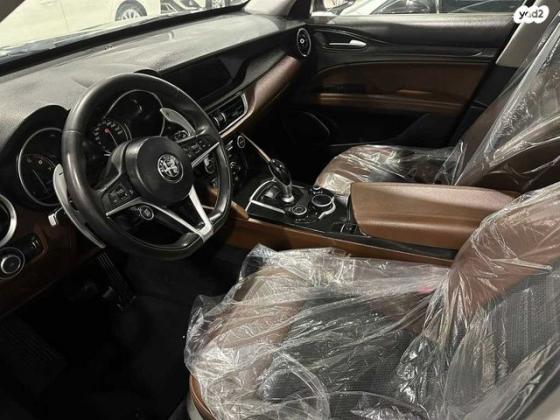 אלפא רומיאו סטלויו 4X4 Milano אוט' 2.0 (200 כ''ס) בנזין 2018 למכירה בראשון לציון