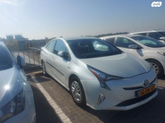 טויוטה פריוס הייבריד אוט' 1.8 (98 כ''ס) בנזין 2017 למכירה ברעננה