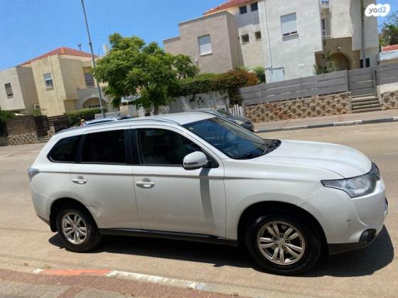 מיצובישי אאוטלנדר Instyle אוט' 5 מק' 2.0 (150 כ"ס) בנזין 2015 למכירה בפרדס חנה כרכור