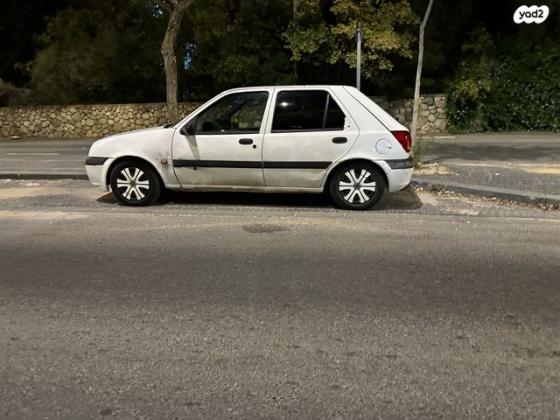 פורד פיאסטה GLX ידני 1.3 (60 כ''ס) בנזין 2000 למכירה בבאר שבע