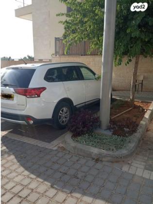 מיצובישי אאוטלנדר Instyle אוט' 7 מק' 2.0 (150 כ"ס) בנזין 2015 למכירה בחריש