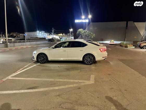 סקודה סופרב (2019 ואילך) B LK Premium אוט' הייבריד 1.4 (218 כ''ס) היברידי חשמל / בנזין 2022 למכירה בסלמה
