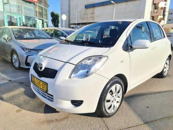 טויוטה יאריס Sol רובוטית 1.3 (87 כ"ס) בנזין 2007 למכירה ברמלה