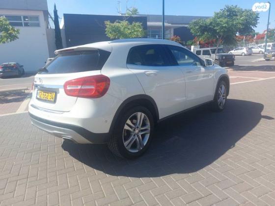 מרצדס GLA GLA200 Urban אוט' 1.6 (156 כ''ס) [2014-2017] בנזין 2016 למכירה ברמת גן