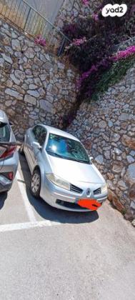 רנו מגאן דור 2 (2004-2010) Business אוט' 4 דל' 1.6 (110 כ''ס) בנזין 2008 למכירה בנשר