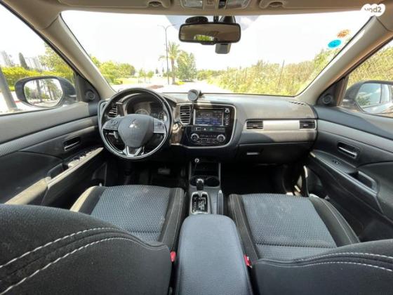 מיצובישי אאוטלנדר Instyle אוט' 7 מק' 2.0 (150 כ"ס) בנזין 2016 למכירה ברחובות